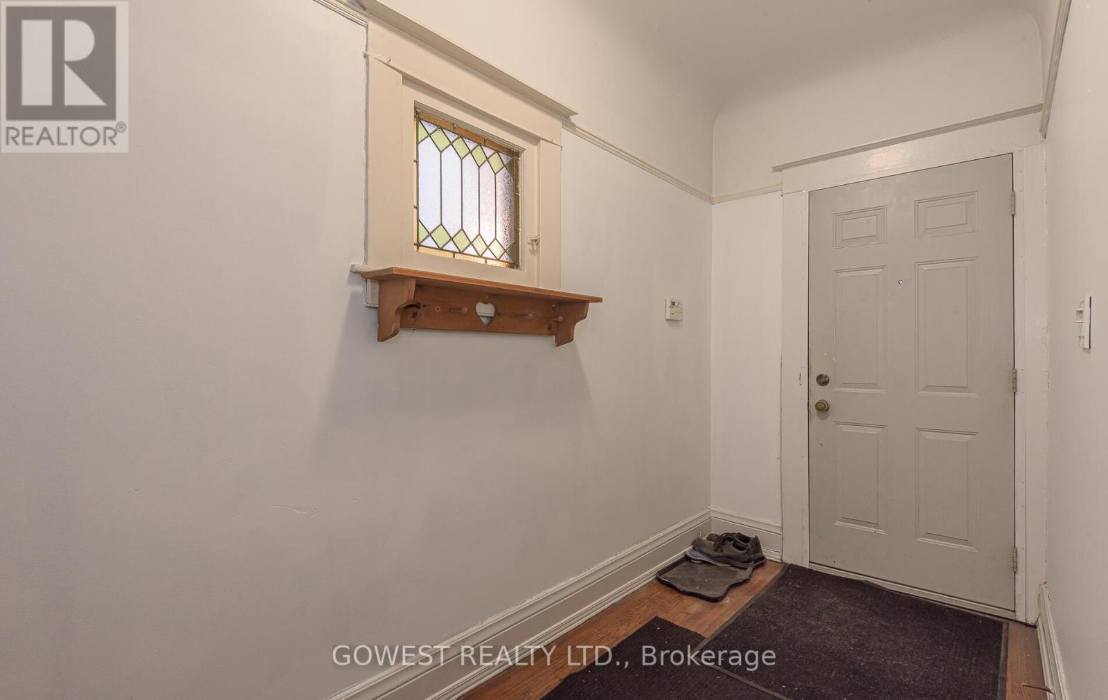 16 Edna Avenue, Toronto, Ontario  M6P 1B5 - Photo 4 - W12459722