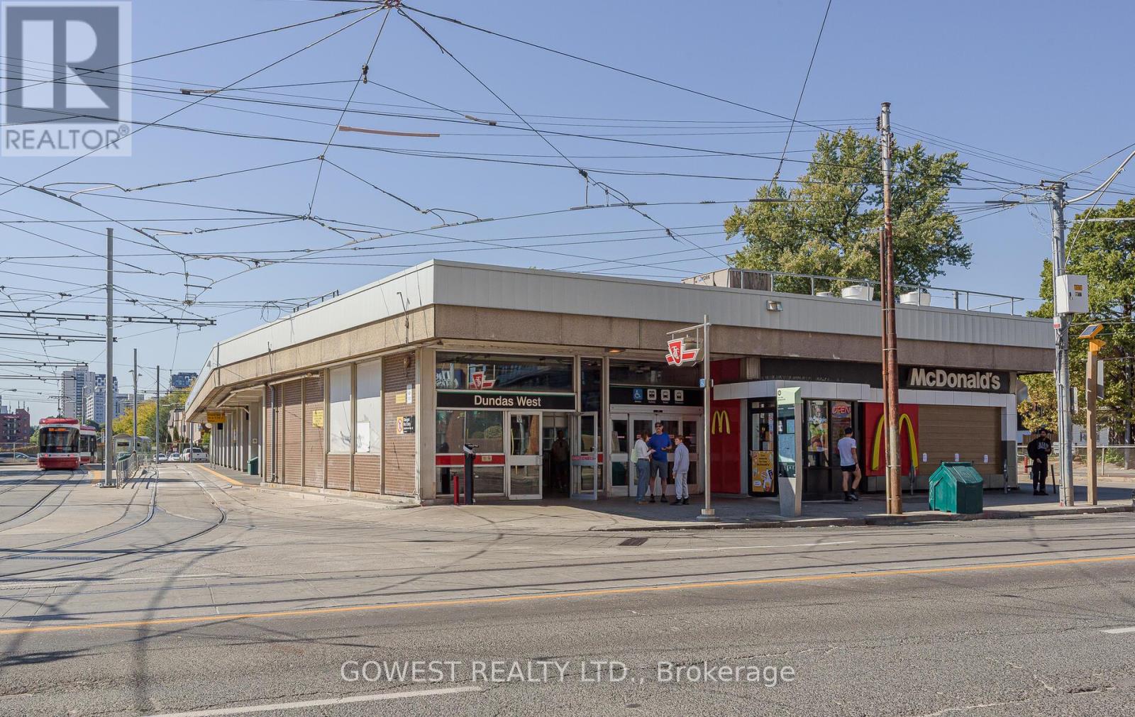 16 Edna Avenue, Toronto, Ontario  M6P 1B5 - Photo 47 - W12459722