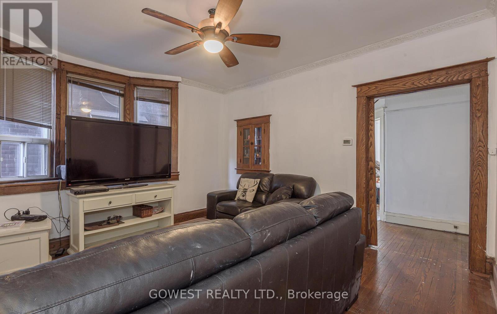 16 Edna Avenue, Toronto, Ontario  M6P 1B5 - Photo 9 - W12459722