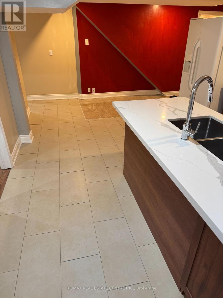 6 Laidlaw Avenue, Brampton, Ontario  L6S 5V9 - Photo 3 - W12459750