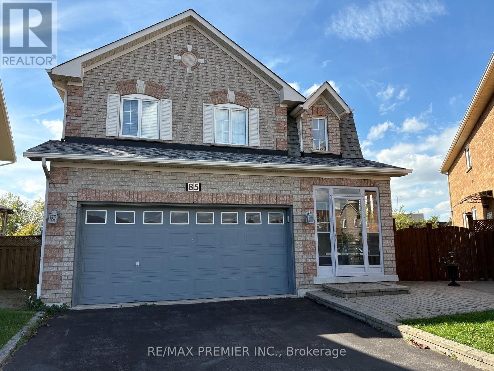 85 Meadow Oak Place, Toronto, Ontario  M9N 3Z6 - Photo 2 - W12459760