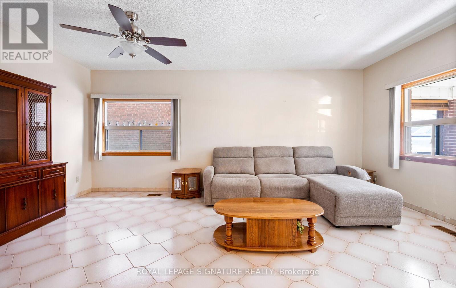 69 Chambers Avenue, Toronto, Ontario  M6N 3M1 - Photo 10 - W12459763