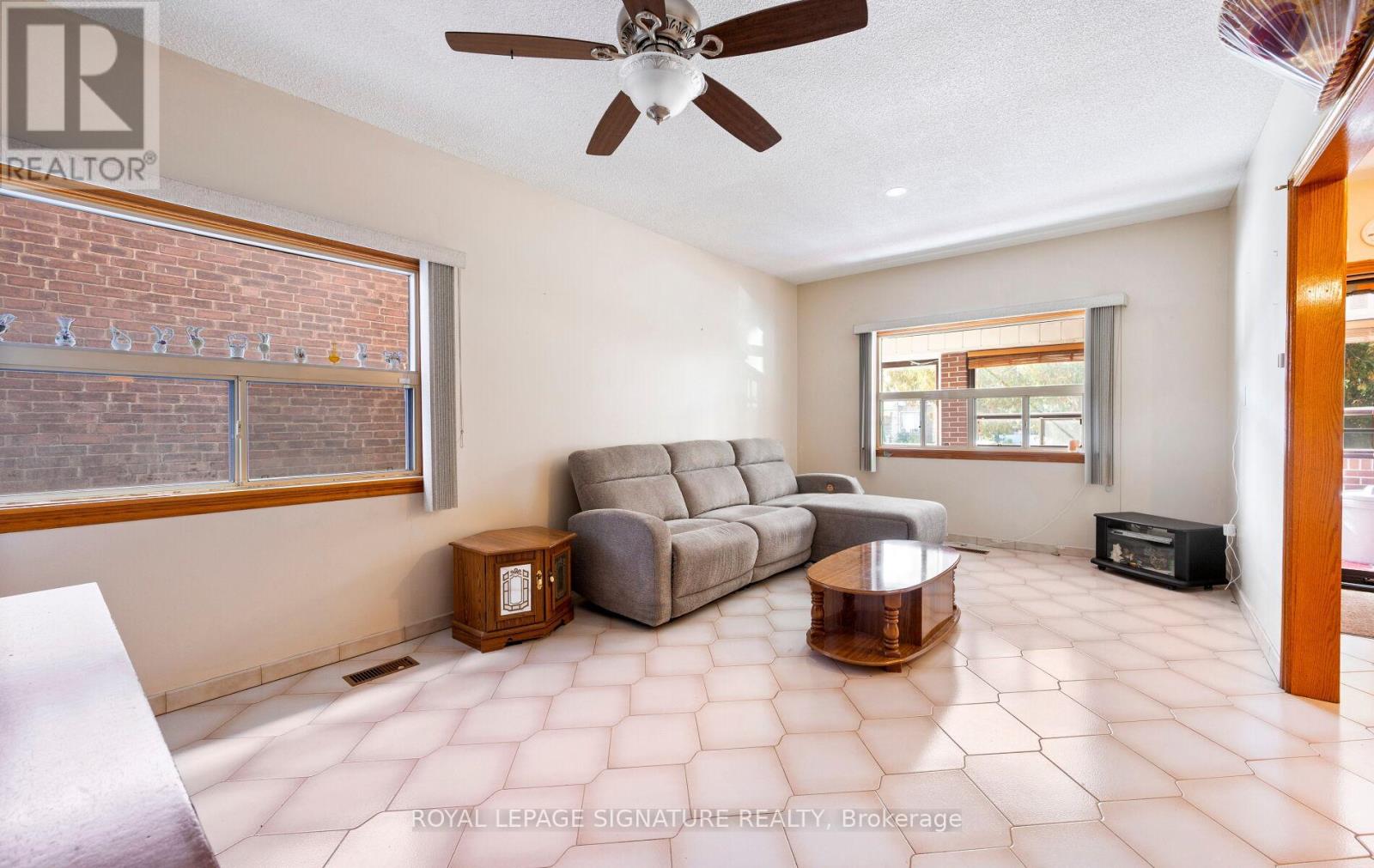 69 Chambers Avenue, Toronto, Ontario  M6N 3M1 - Photo 11 - W12459763
