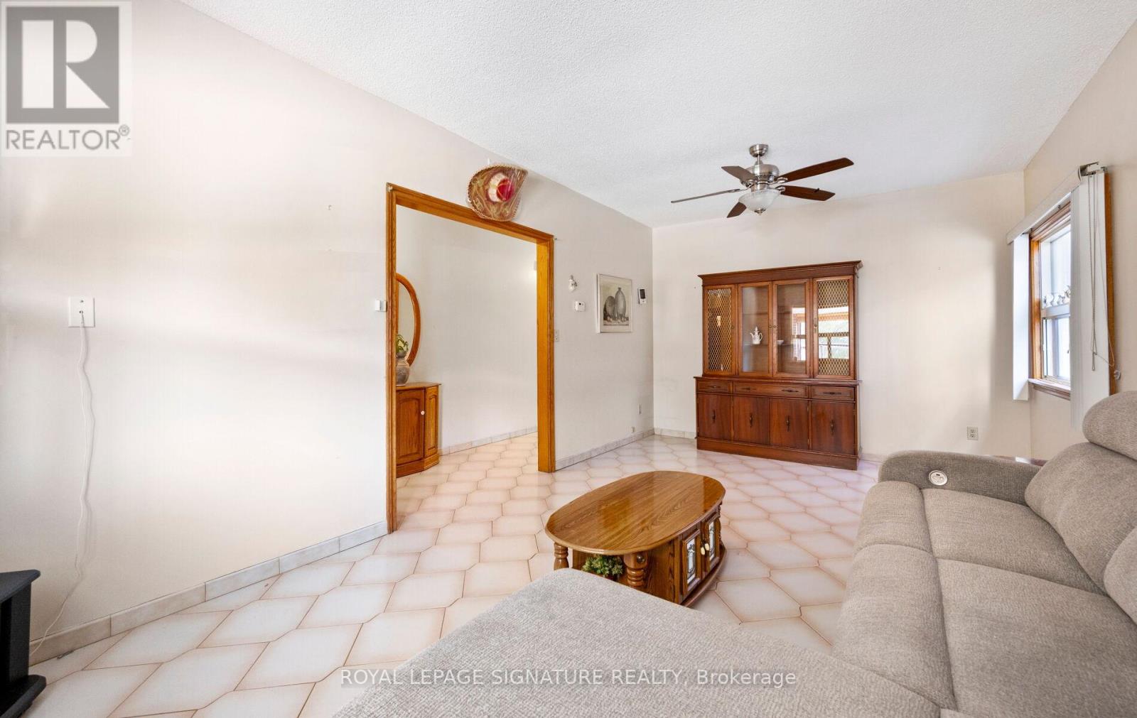 69 Chambers Avenue, Toronto, Ontario  M6N 3M1 - Photo 13 - W12459763