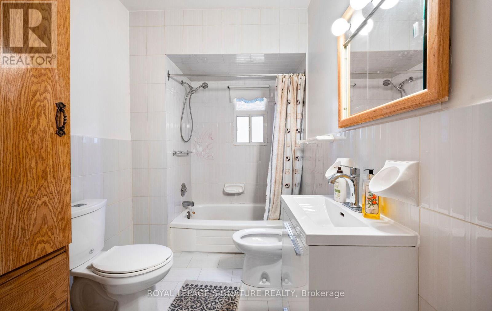 69 Chambers Avenue, Toronto, Ontario  M6N 3M1 - Photo 14 - W12459763