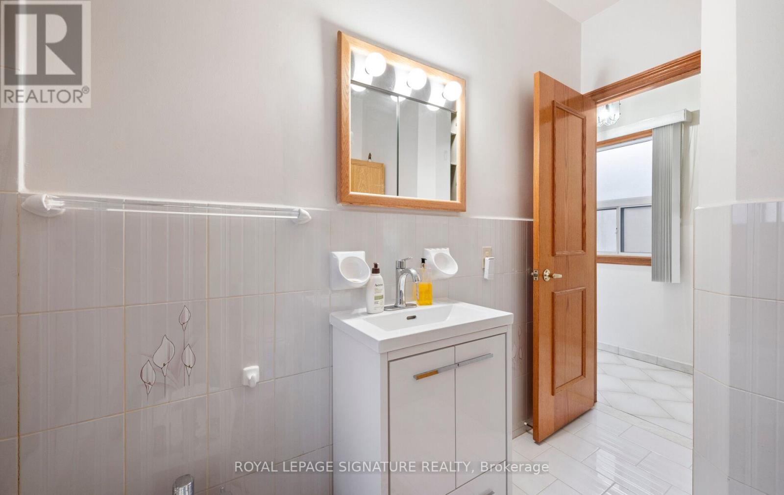 69 Chambers Avenue, Toronto, Ontario  M6N 3M1 - Photo 16 - W12459763