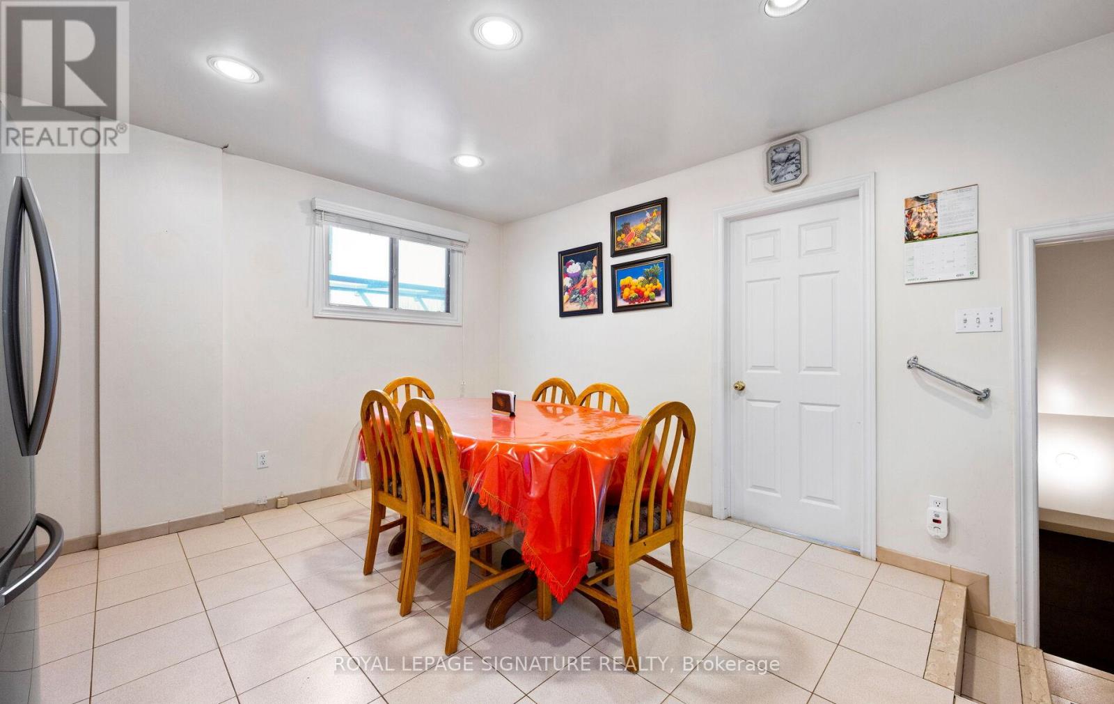 69 Chambers Avenue, Toronto, Ontario  M6N 3M1 - Photo 18 - W12459763