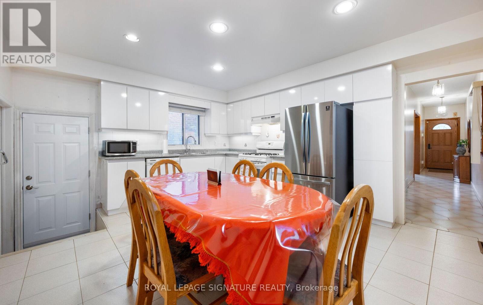 69 Chambers Avenue, Toronto, Ontario  M6N 3M1 - Photo 20 - W12459763