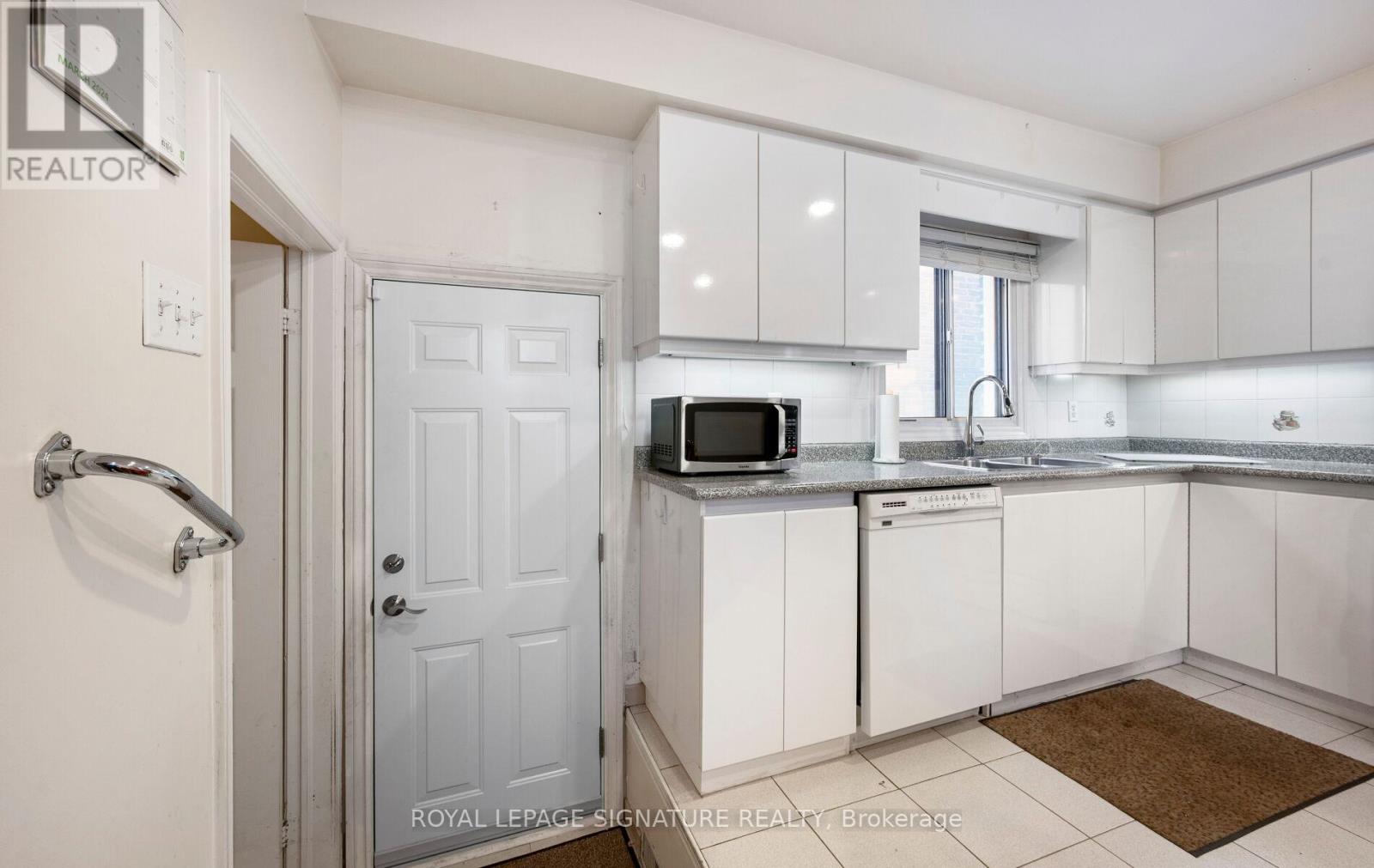 69 Chambers Avenue, Toronto, Ontario  M6N 3M1 - Photo 23 - W12459763