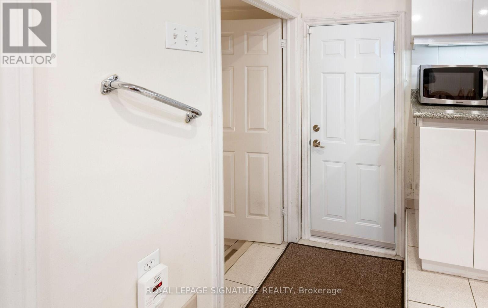 69 Chambers Avenue, Toronto, Ontario  M6N 3M1 - Photo 24 - W12459763