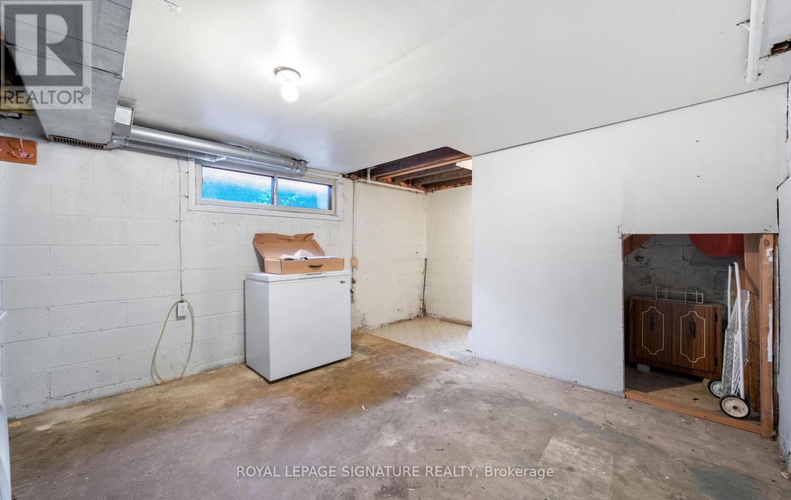 69 Chambers Avenue, Toronto, Ontario  M6N 3M1 - Photo 33 - W12459763
