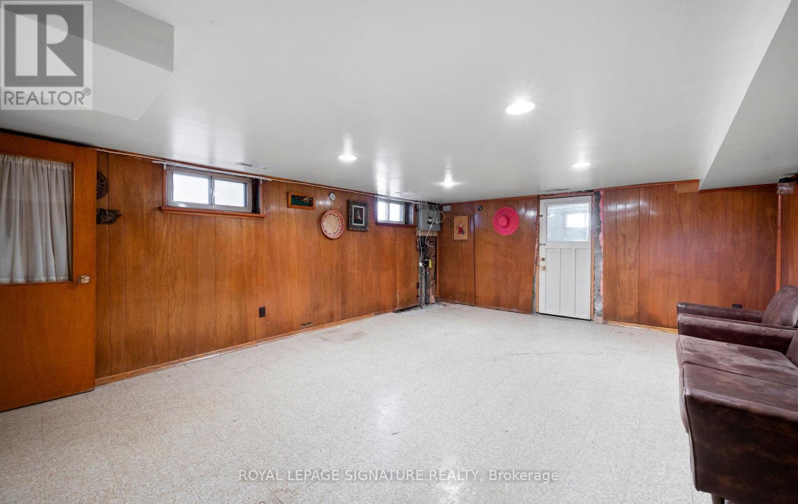 69 Chambers Avenue, Toronto, Ontario  M6N 3M1 - Photo 39 - W12459763