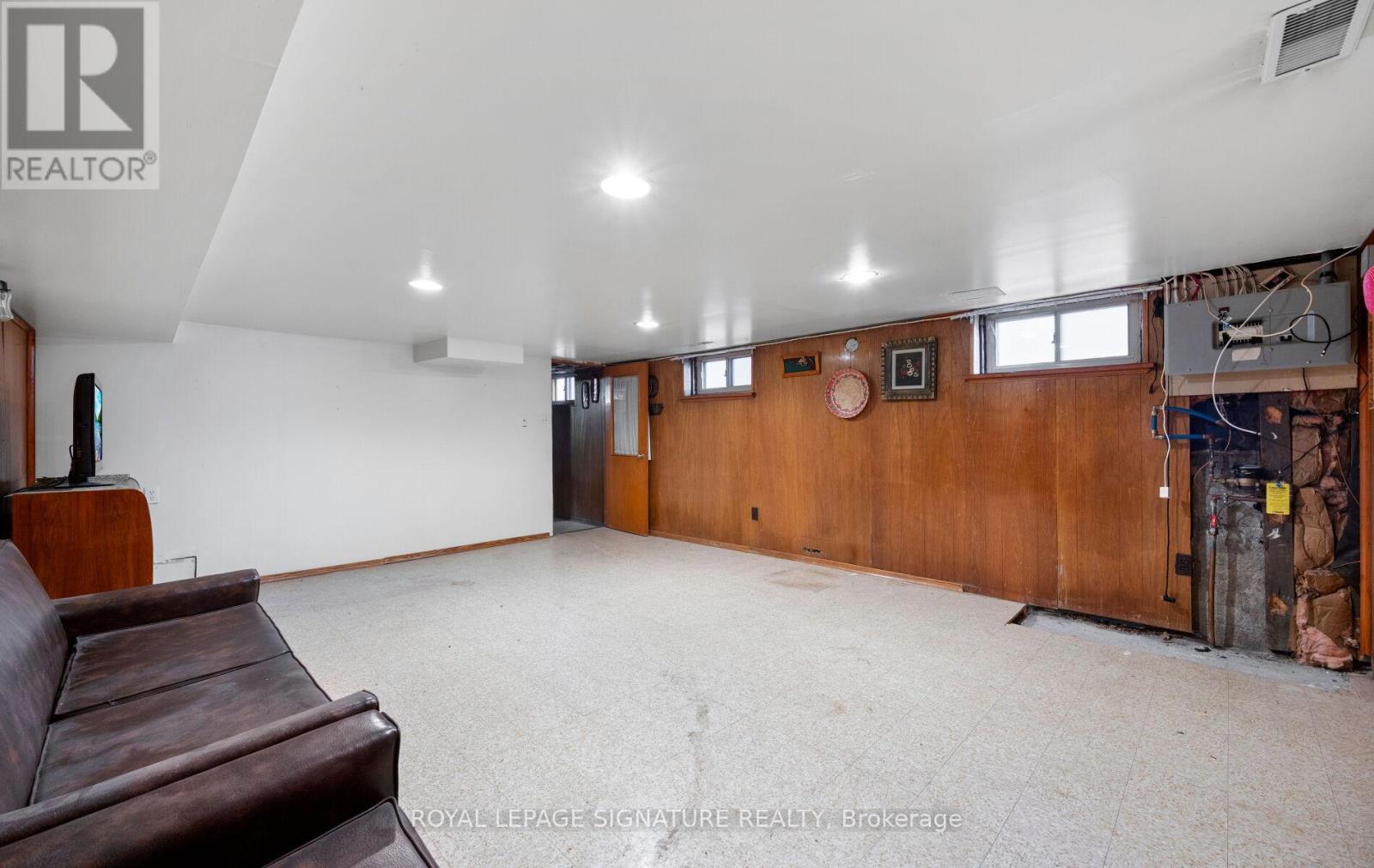 69 Chambers Avenue, Toronto, Ontario  M6N 3M1 - Photo 41 - W12459763