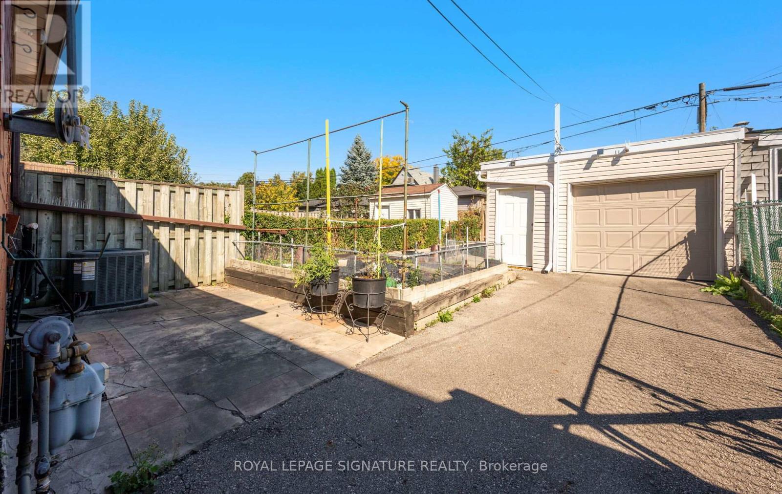 69 Chambers Avenue, Toronto, Ontario  M6N 3M1 - Photo 47 - W12459763