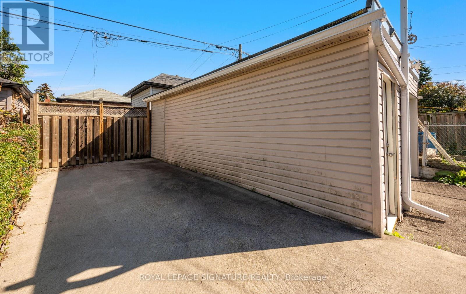 69 Chambers Avenue, Toronto, Ontario  M6N 3M1 - Photo 49 - W12459763