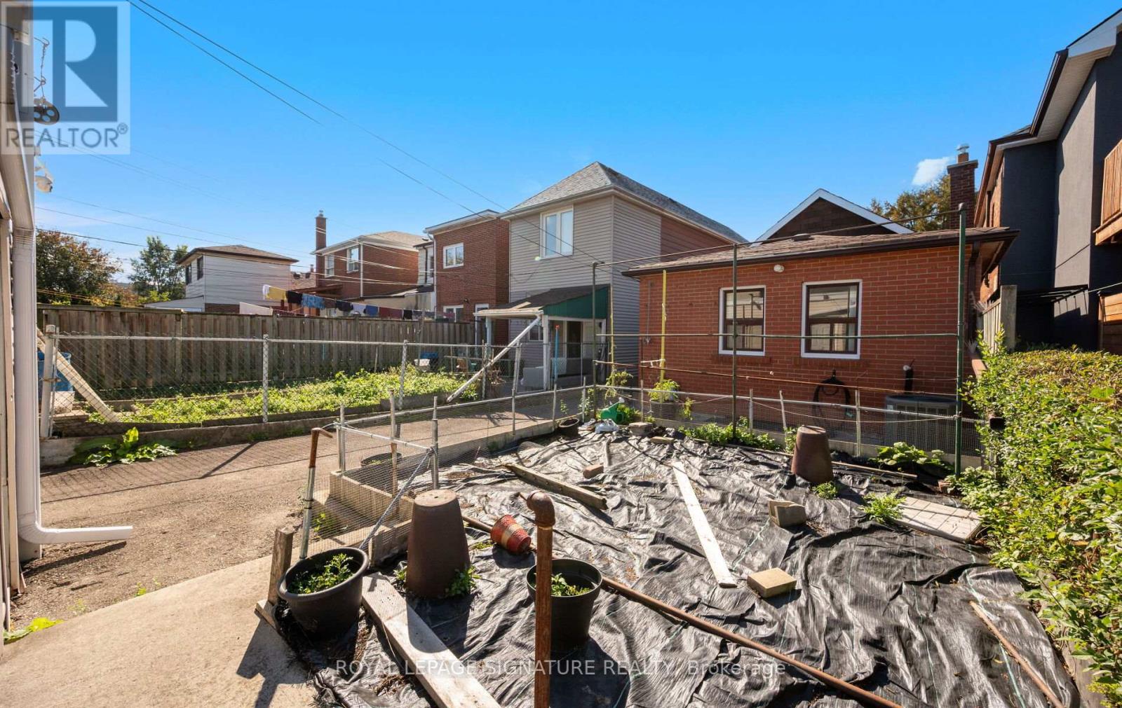 69 Chambers Avenue, Toronto, Ontario  M6N 3M1 - Photo 50 - W12459763