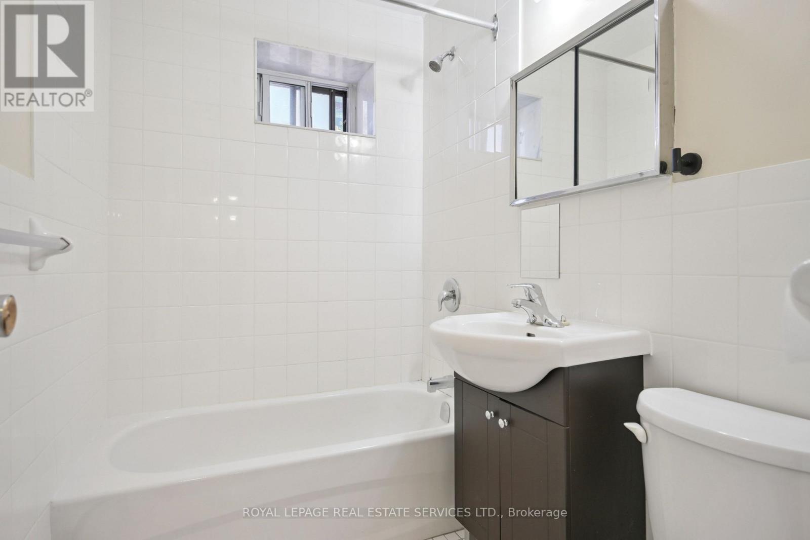 107 - 7 Helene Street N, Mississauga, Ontario  L5G 3B3 - Photo 16 - W12459792