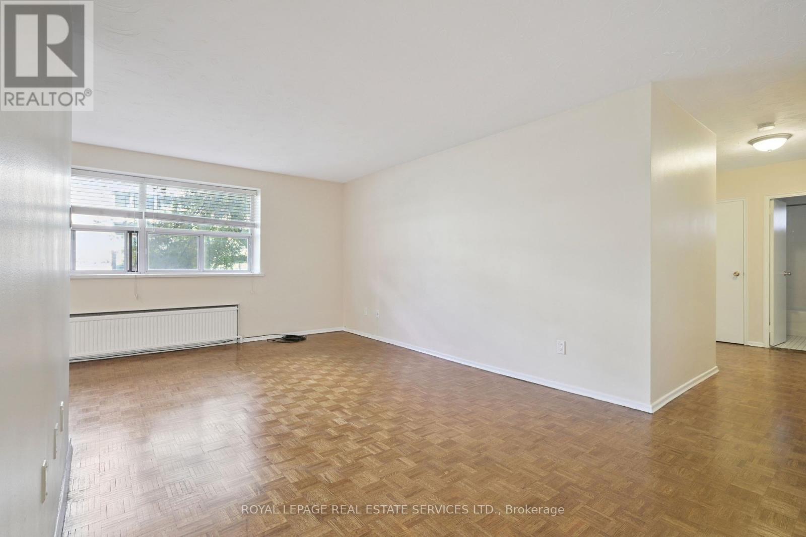 107 - 7 Helene Street N, Mississauga, Ontario  L5G 3B3 - Photo 3 - W12459792