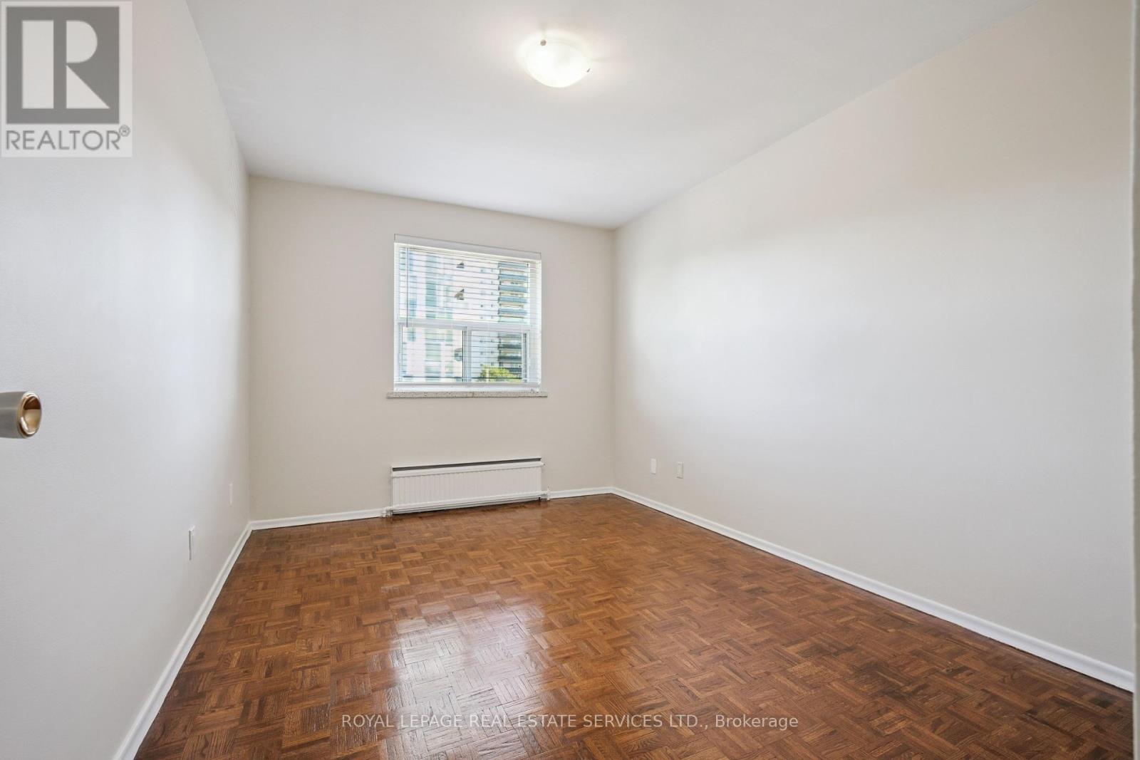 402 - 7 Helene Street N, Mississauga, Ontario  L5G 3B3 - Photo 15 - W12459806