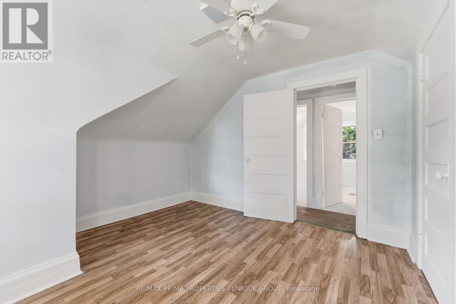 52 Long Branch Avenue, Toronto, Ontario  M8W 3J2 - Photo 20 - W12459809