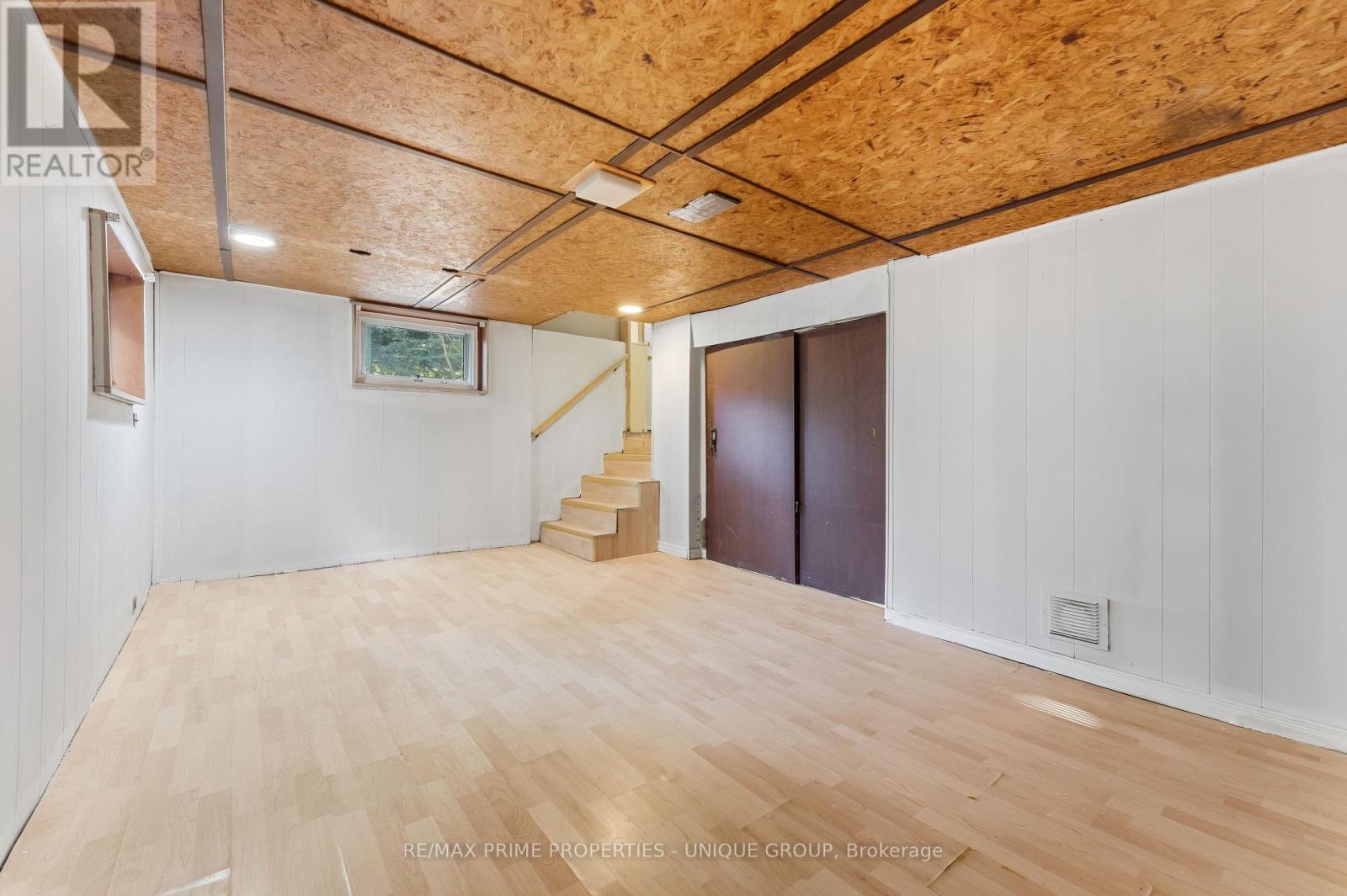 52 Long Branch Avenue, Toronto, Ontario  M8W 3J2 - Photo 26 - W12459809