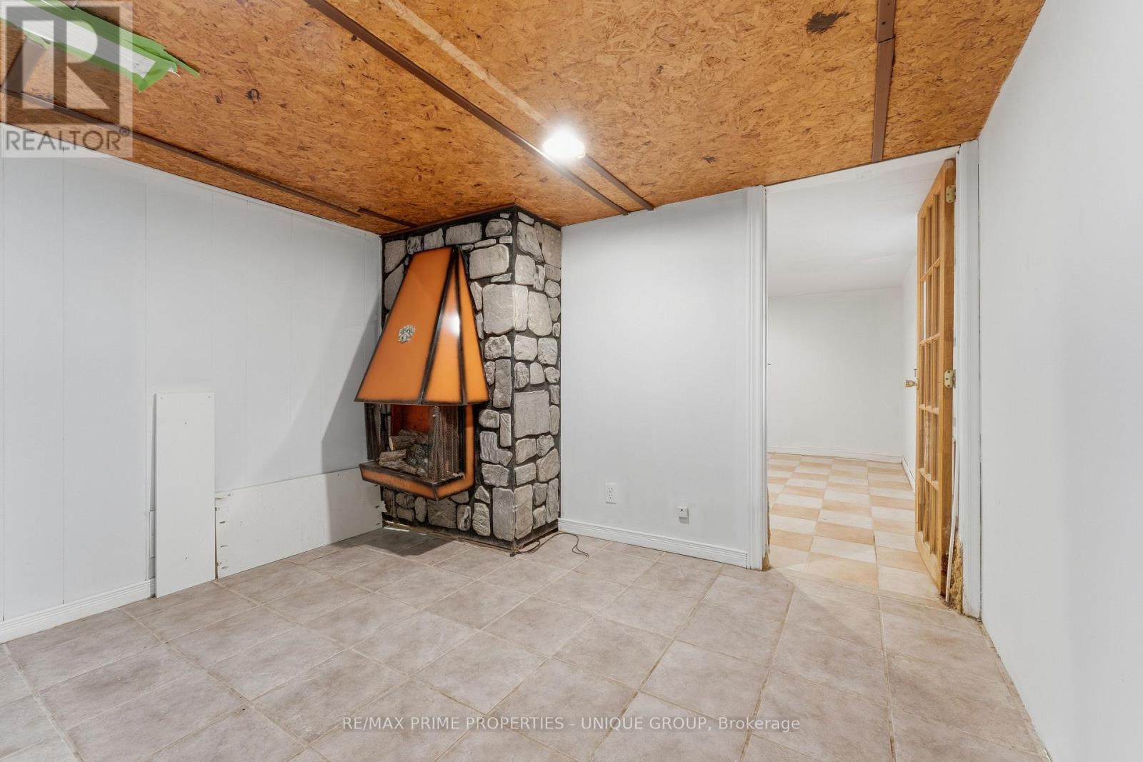 52 Long Branch Avenue, Toronto, Ontario  M8W 3J2 - Photo 27 - W12459809