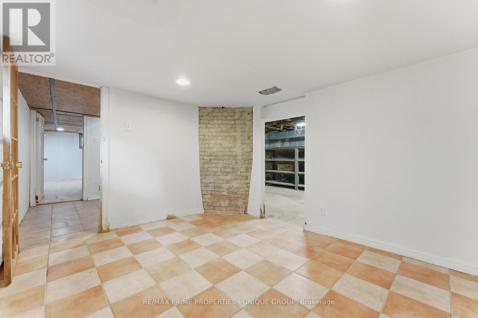 52 Long Branch Avenue, Toronto, Ontario  M8W 3J2 - Photo 29 - W12459809