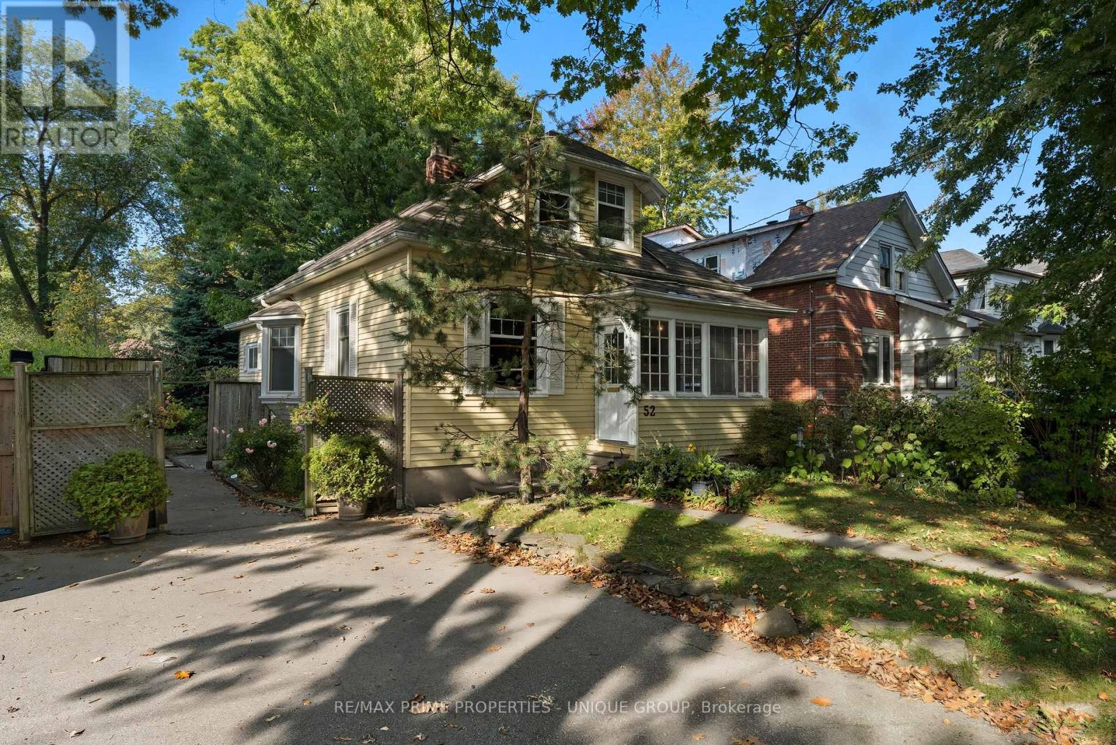 52 Long Branch Avenue, Toronto, Ontario  M8W 3J2 - Photo 3 - W12459809