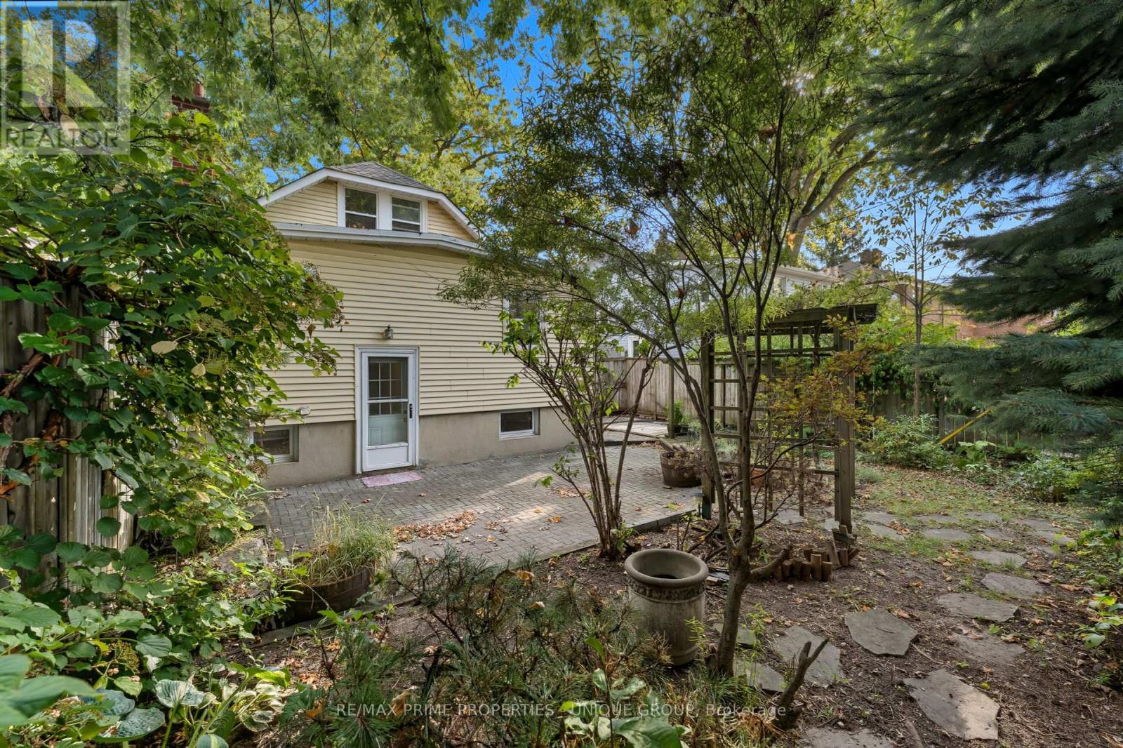 52 Long Branch Avenue, Toronto, Ontario  M8W 3J2 - Photo 36 - W12459809