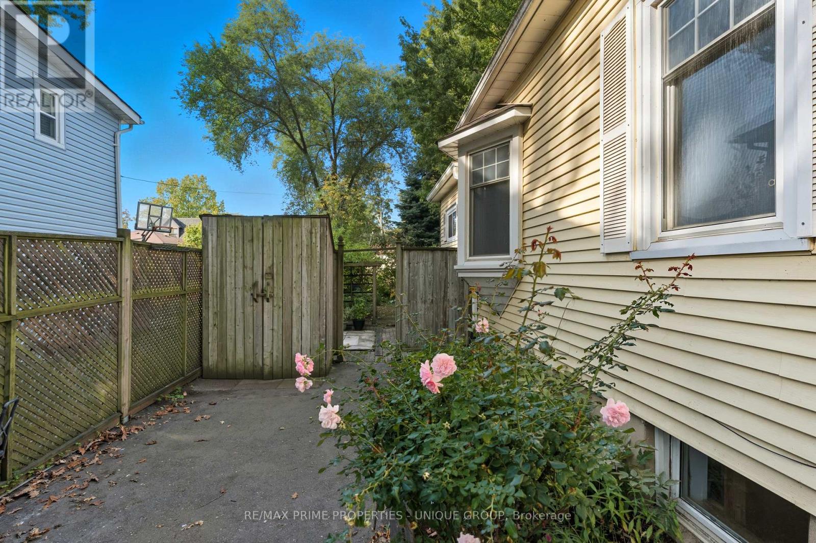 52 Long Branch Avenue, Toronto, Ontario  M8W 3J2 - Photo 39 - W12459809