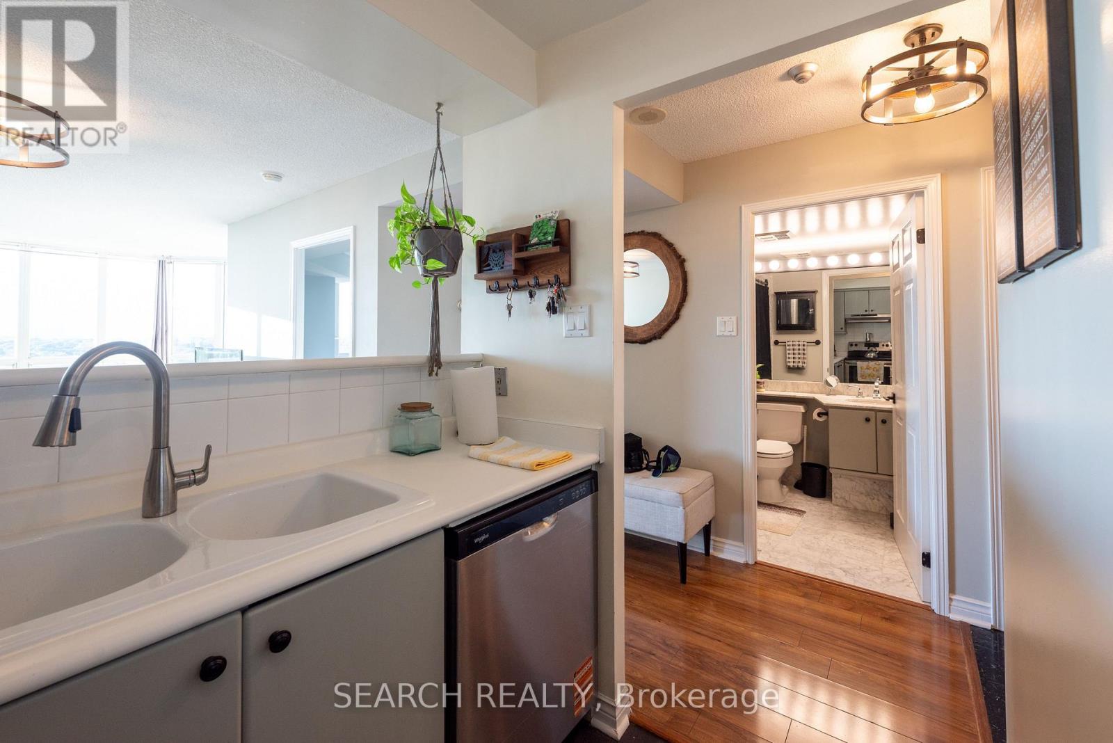 1705 - 2285 Lake Shore Boulevard W, Toronto, Ontario  M8V 3X9 - Photo 18 - W12459836