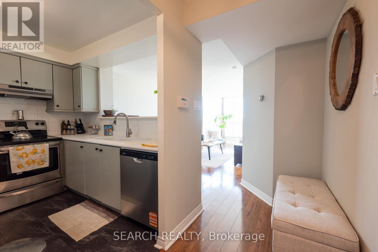 1705 - 2285 Lake Shore Boulevard W, Toronto, Ontario  M8V 3X9 - Photo 4 - W12459836