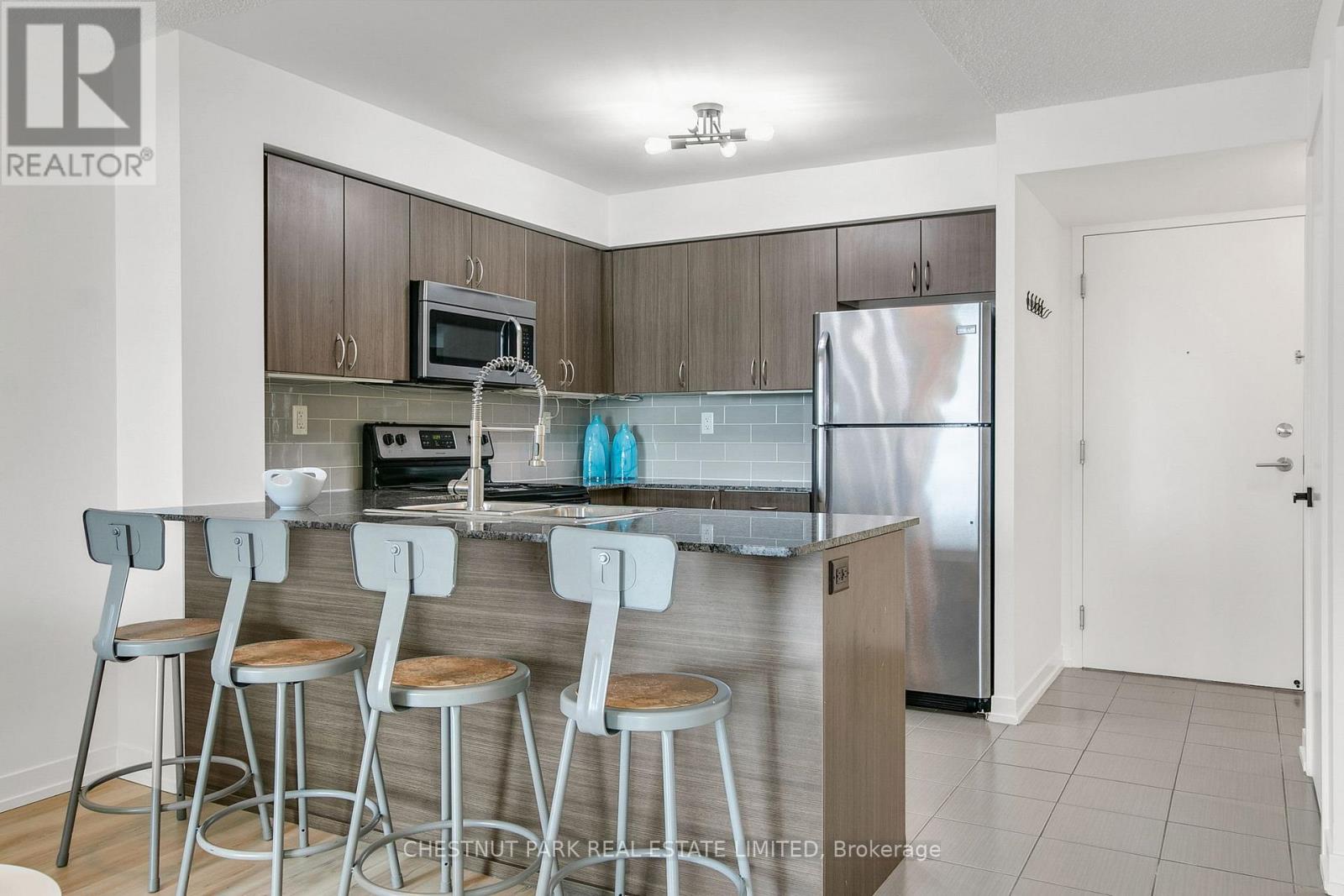 1008 - 816 Lansdowne Avenue, Toronto, Ontario  M6H 4K6 - Photo 10 - W12459843