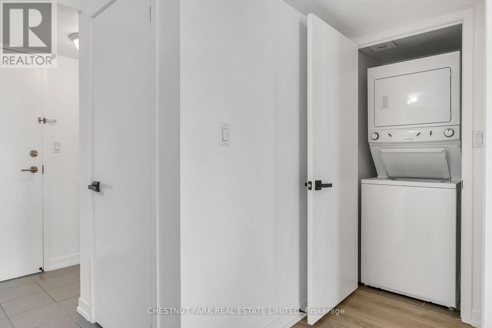 1008 - 816 Lansdowne Avenue, Toronto, Ontario  M6H 4K6 - Photo 15 - W12459843