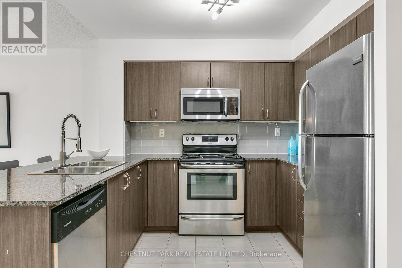 1008 - 816 Lansdowne Avenue, Toronto, Ontario  M6H 4K6 - Photo 9 - W12459843