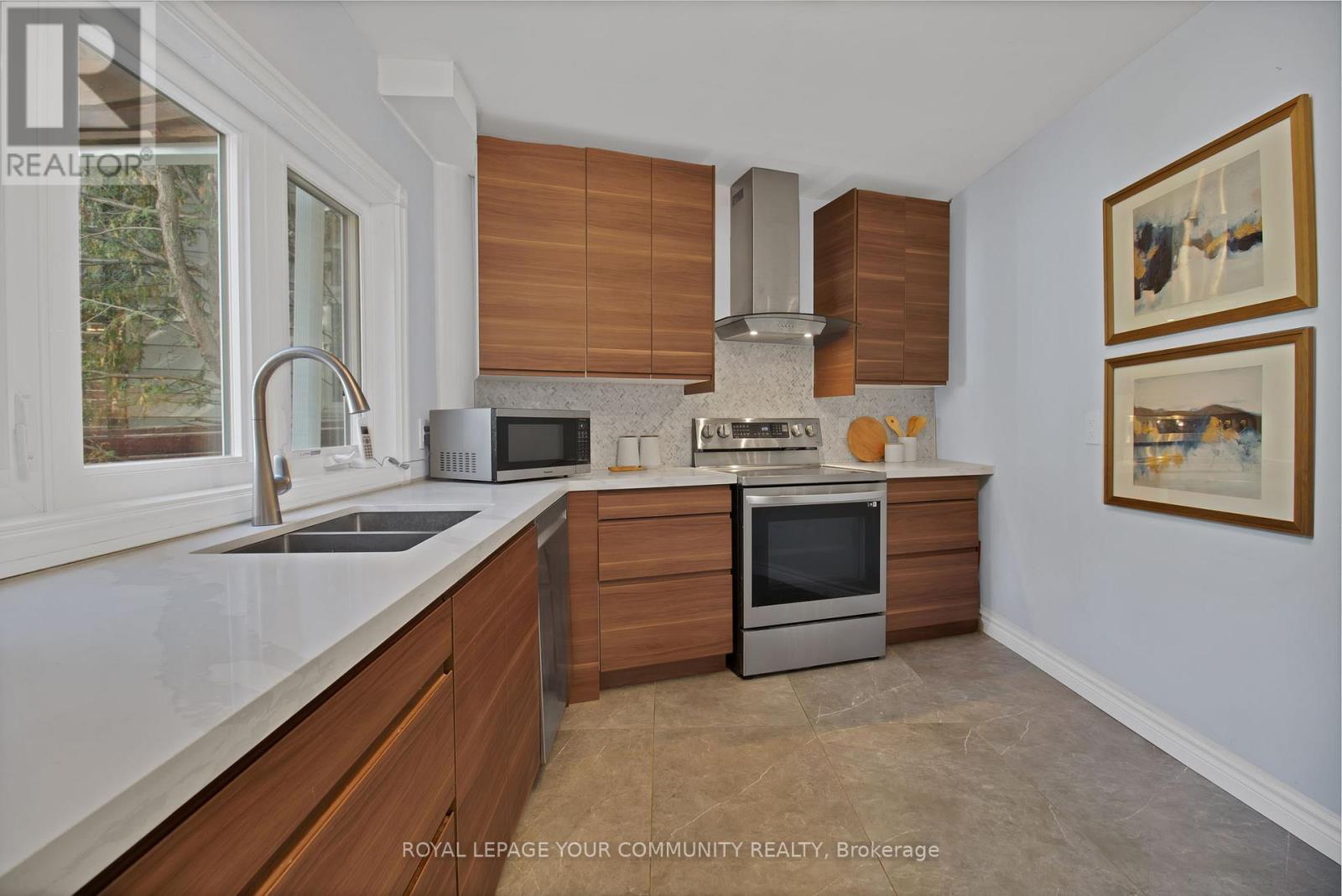 651 Burnhamthorpe Road, Toronto, Ontario  M9C 2Z1 - Photo 17 - W12459862
