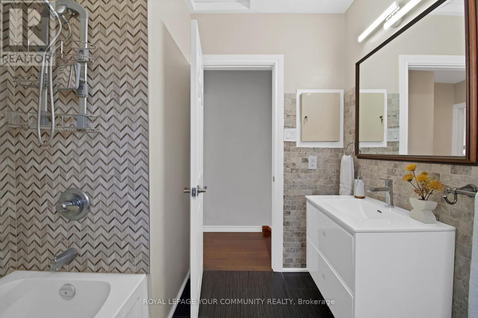 651 Burnhamthorpe Road, Toronto, Ontario  M9C 2Z1 - Photo 20 - W12459862