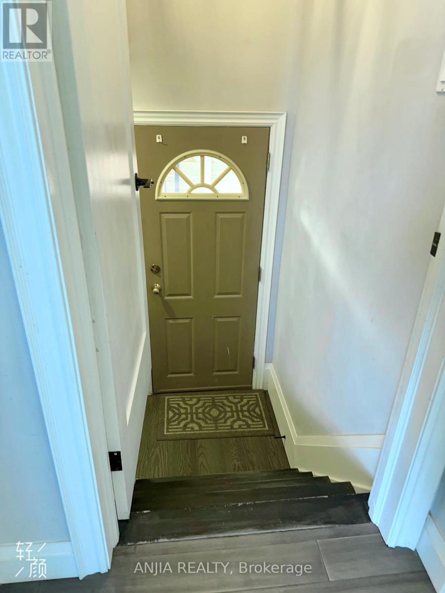 203 Van Dusen Boulevard, Toronto, Ontario  M8Z 3H7 - Photo 10 - W12459863