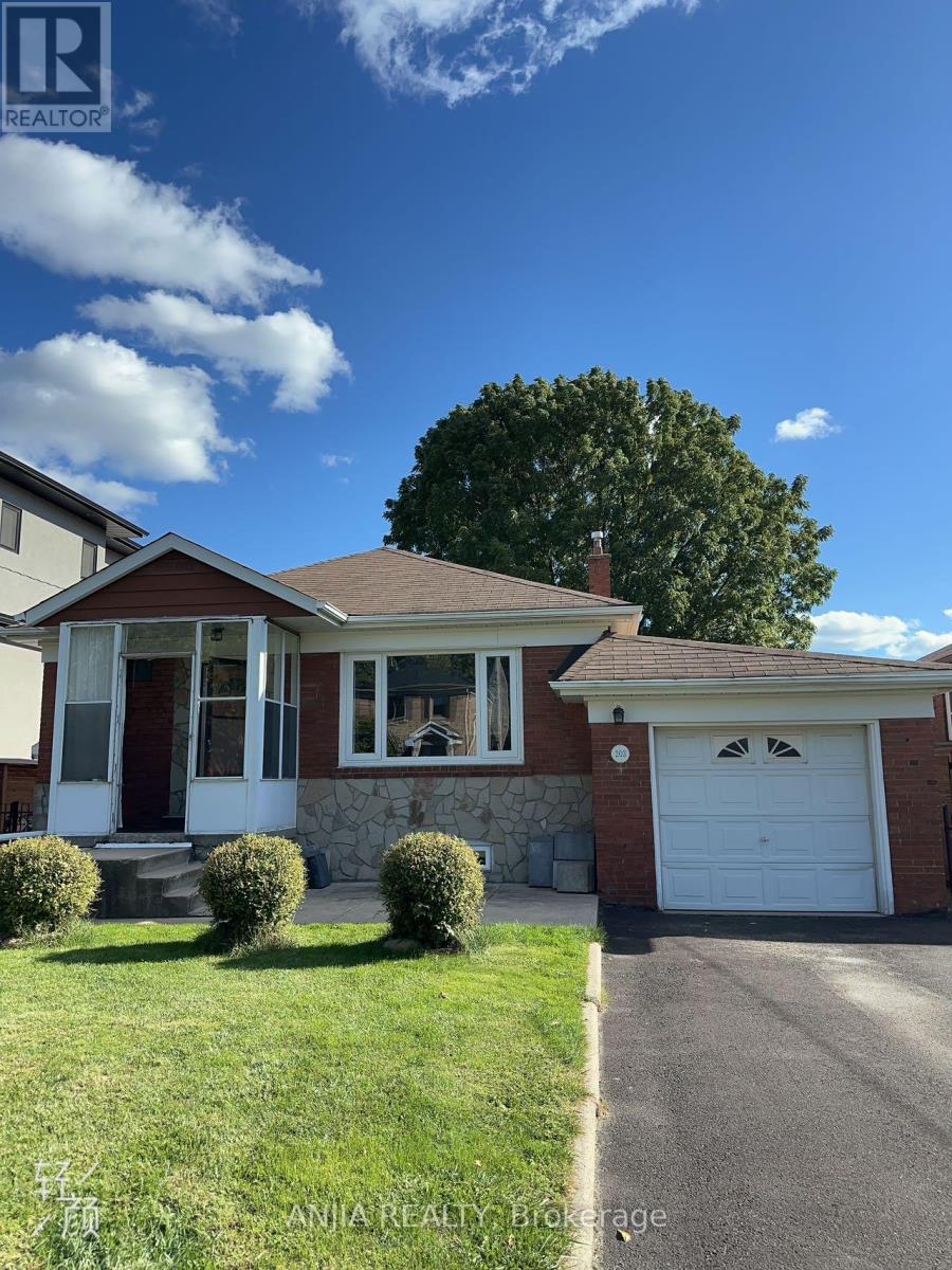 203 Van Dusen Boulevard, Toronto, Ontario  M8Z 3H7 - Photo 11 - W12459863