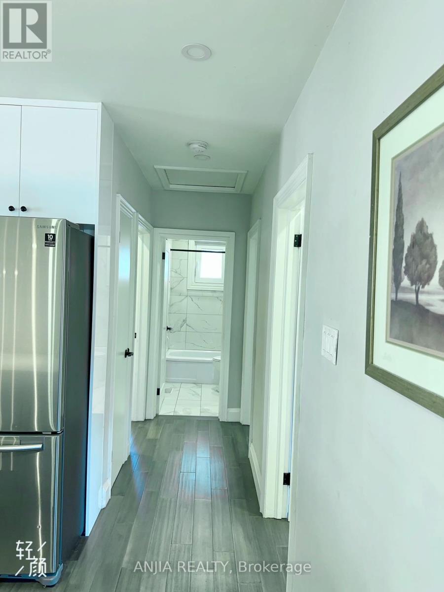 203 Van Dusen Boulevard, Toronto, Ontario  M8Z 3H7 - Photo 3 - W12459863