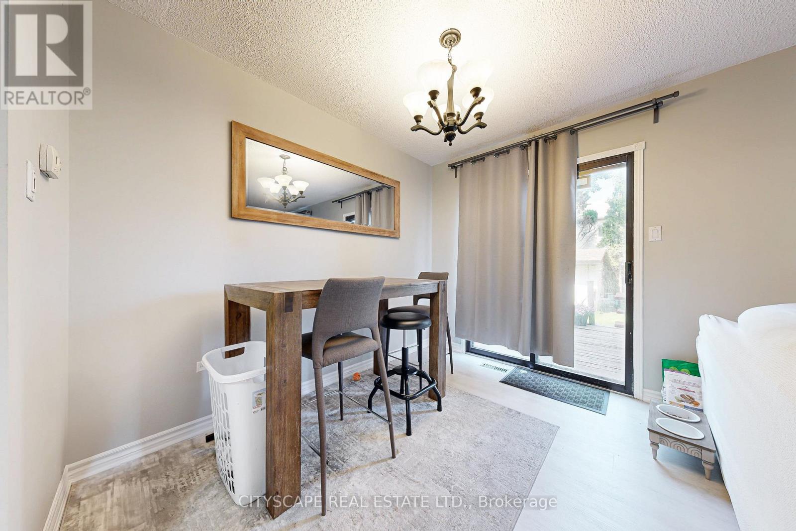 35 Letty Avenue, Brampton, Ontario  L6Y 4T3 - Photo 11 - W12459883