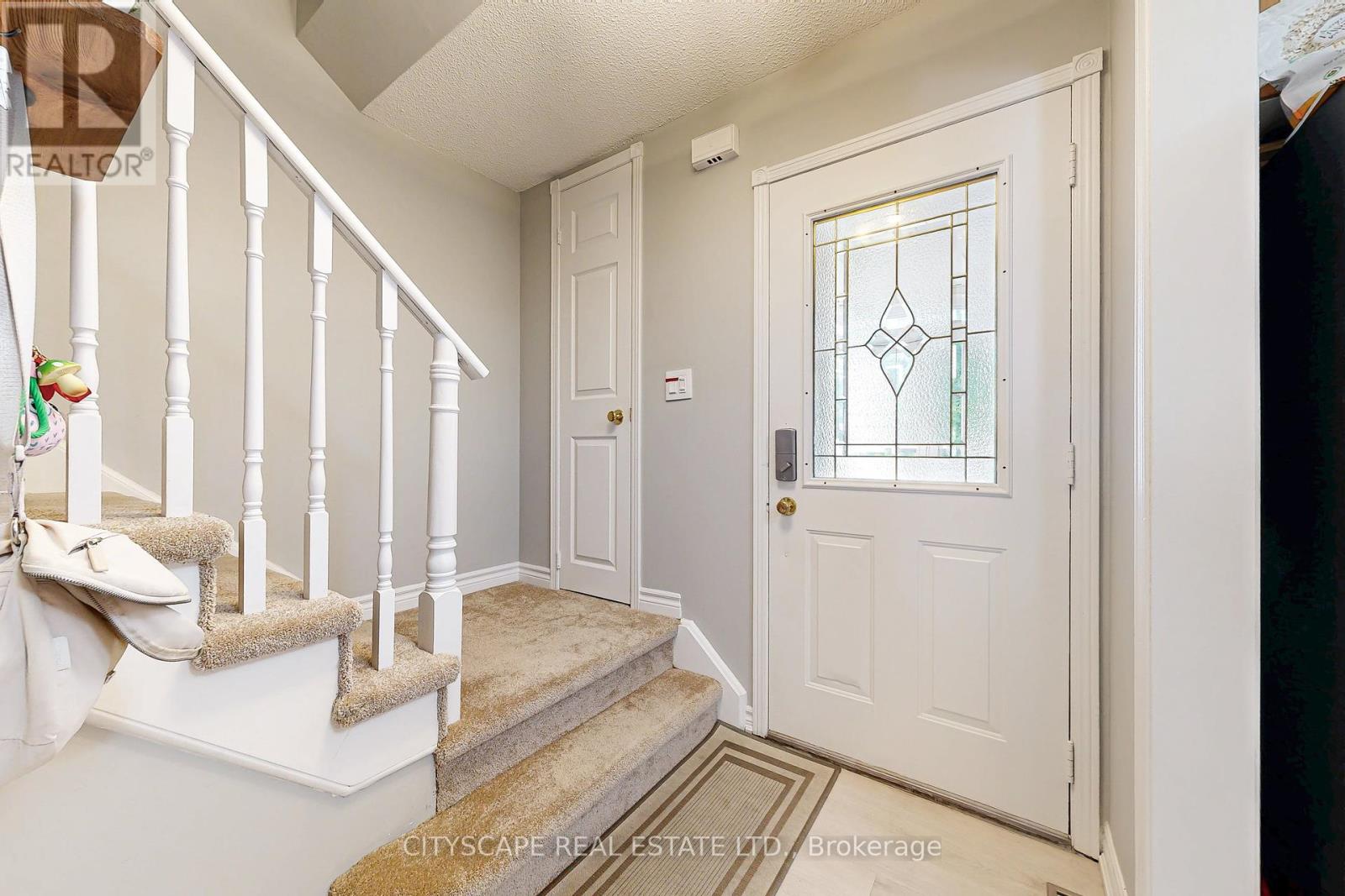 35 Letty Avenue, Brampton, Ontario  L6Y 4T3 - Photo 5 - W12459883