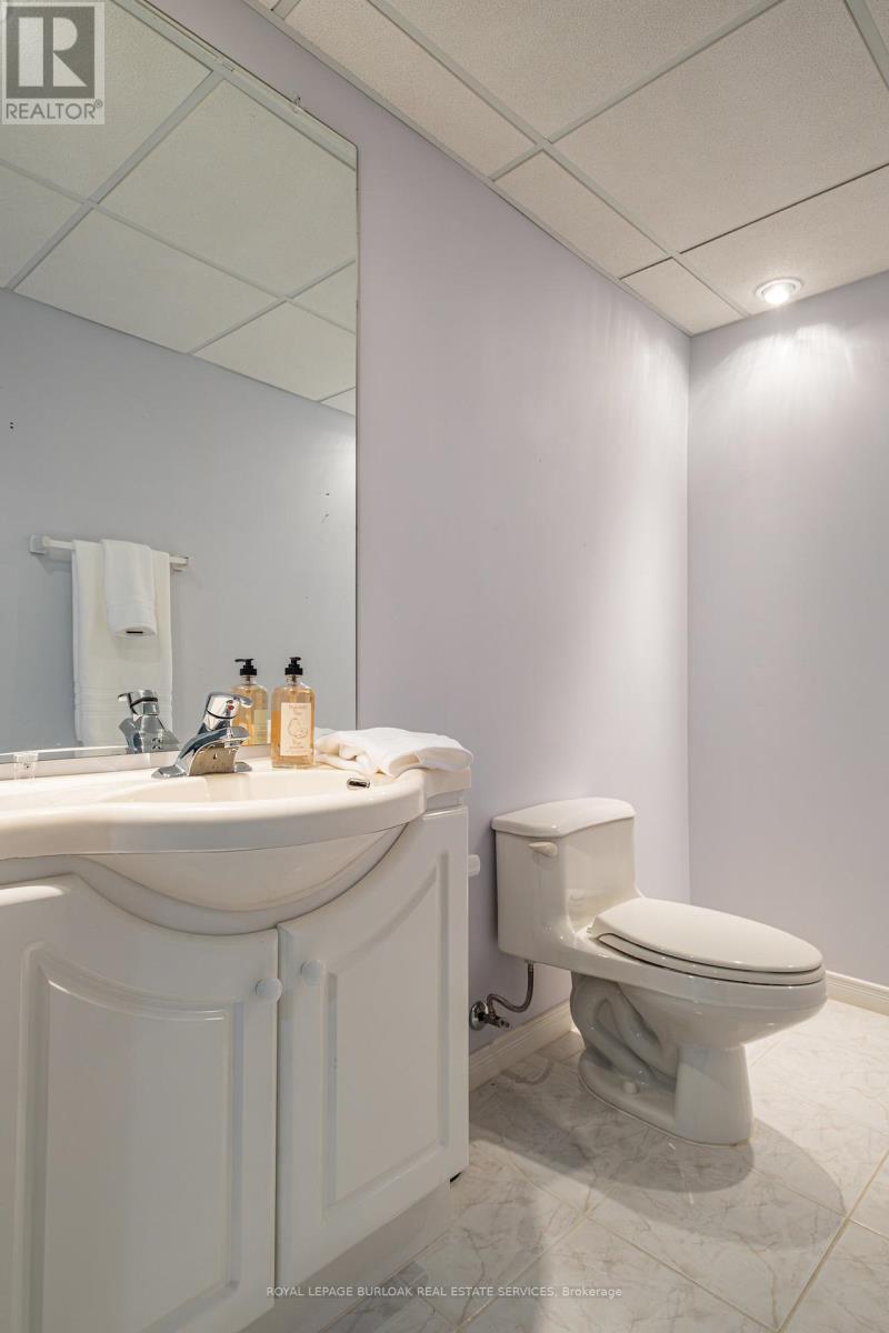 2926 Addison Street, Burlington, Ontario  L7M 4K4 - Photo 35 - W12459892