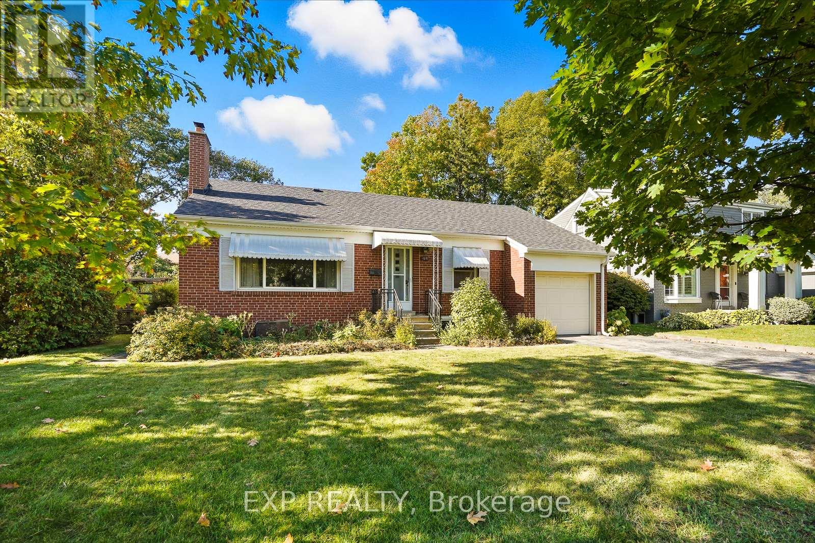 1071 HENLEY ROAD, Mississauga, Ontario