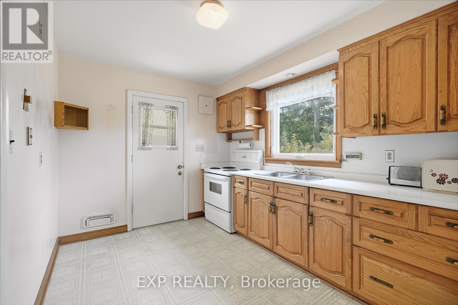 1071 Henley Road, Mississauga, Ontario  L4Y 1C8 - Photo 17 - W12459895