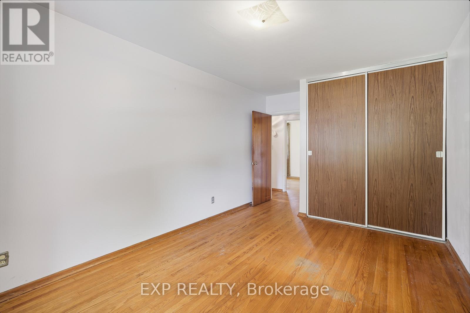 1071 Henley Road, Mississauga, Ontario  L4Y 1C8 - Photo 25 - W12459895