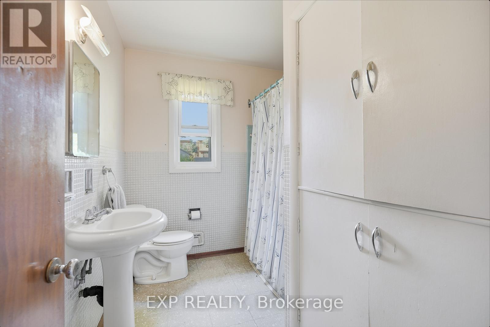 1071 Henley Road, Mississauga, Ontario  L4Y 1C8 - Photo 31 - W12459895