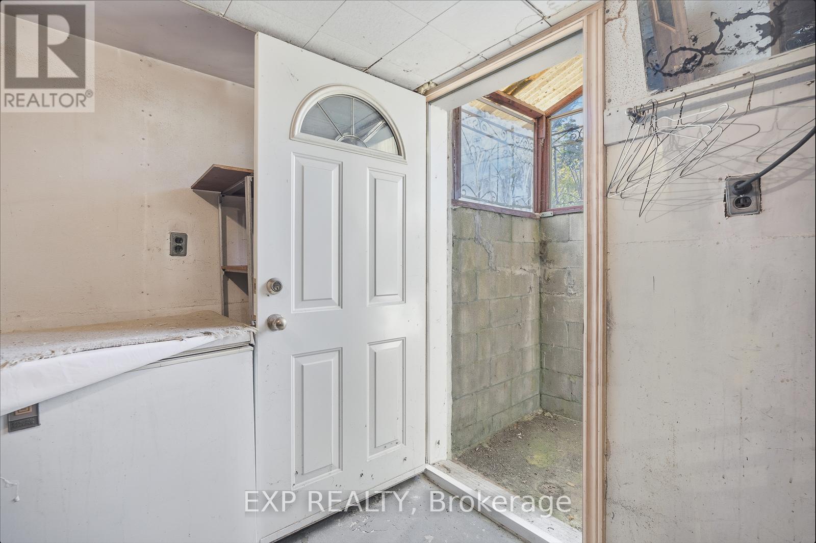1071 Henley Road, Mississauga, Ontario  L4Y 1C8 - Photo 38 - W12459895