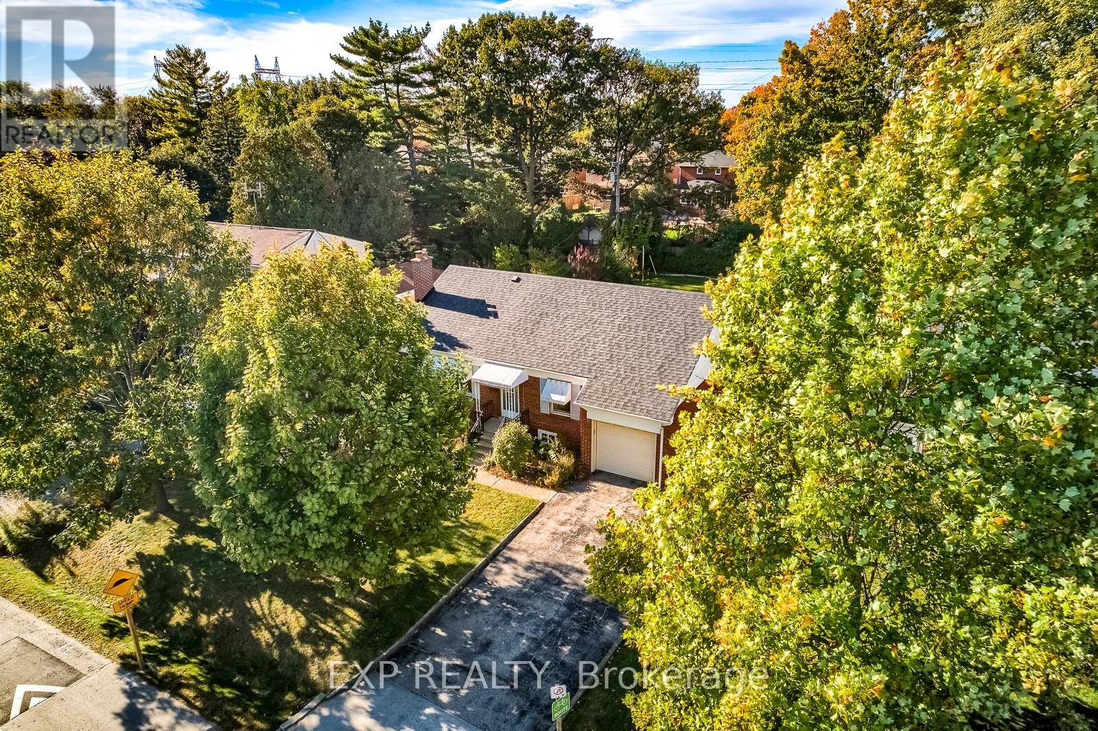 1071 Henley Road, Mississauga, Ontario  L4Y 1C8 - Photo 4 - W12459895