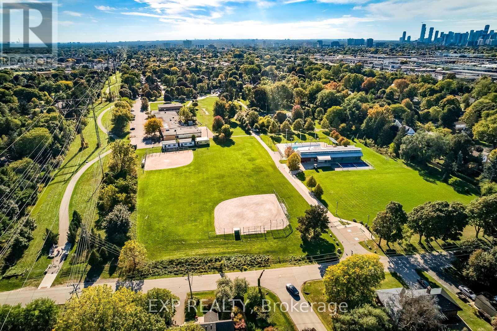 1071 Henley Road, Mississauga, Ontario  L4Y 1C8 - Photo 47 - W12459895